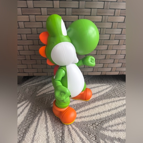 Nintendo Super Mario Let's Go, Yoshi! 12-Inch-Tall Interactive Action Figure - Picture 4 of 6